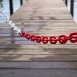 CHAIN PLAS RED&WHITE 100'