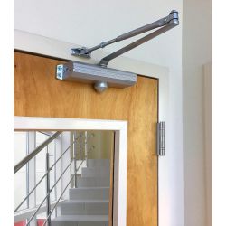 CLOSER DOOR COMM GRD ALUM